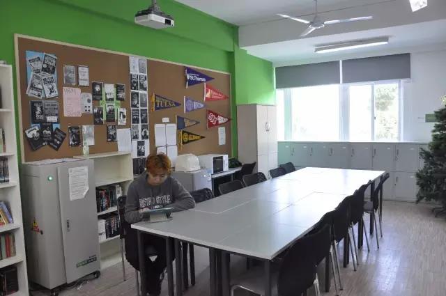 巴斯图中学校区展示图