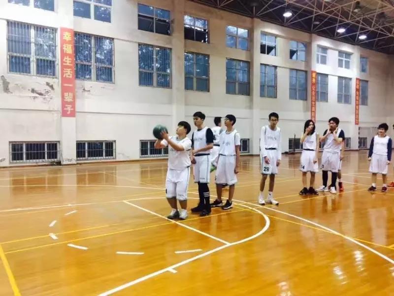 巴斯图中学校区展示图